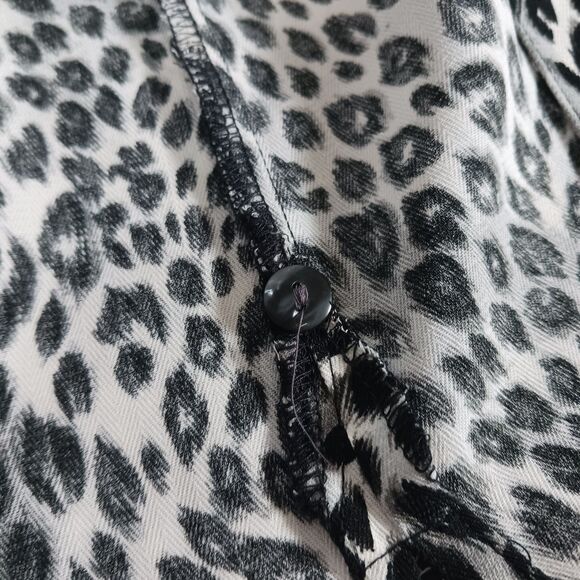 Vintage Petite Button Down Shirt w/ Shoulder Pads - Picture 9 of 15